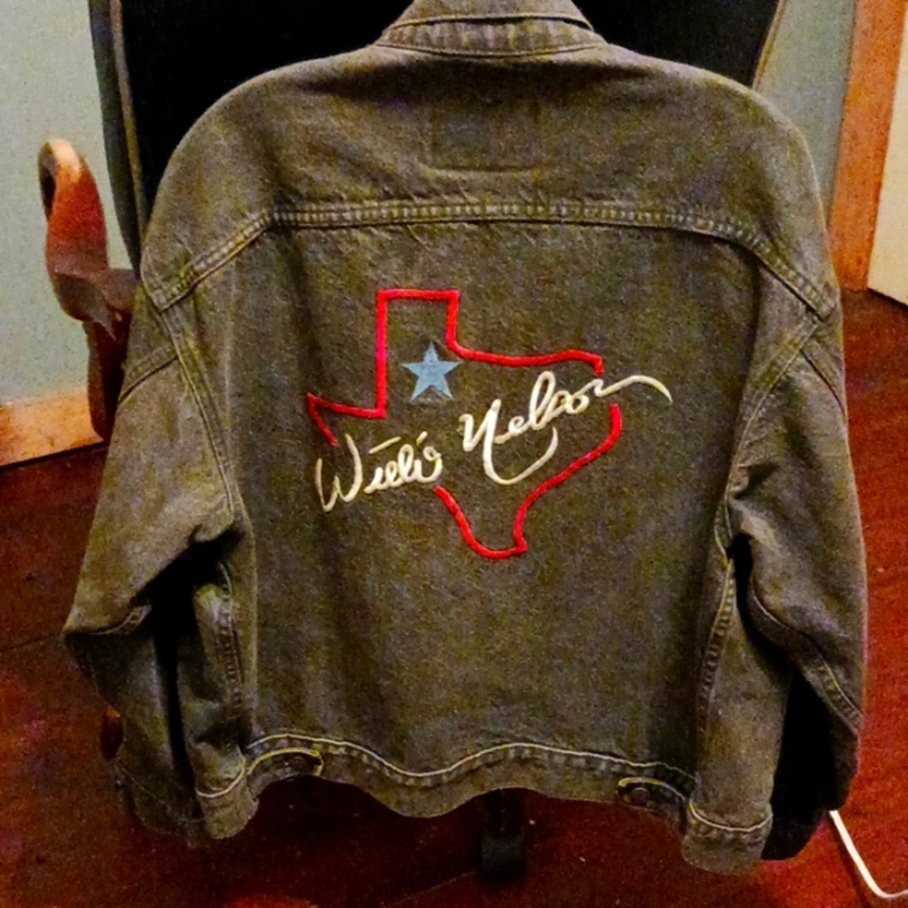 GENUINE AUTHENTIC VINTAGE "WILLIE NELSON" JACKET. Sz small